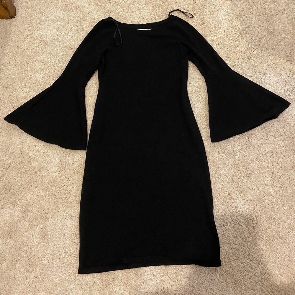 Eliza J Medium Black Trumpet Sleeve Dress
